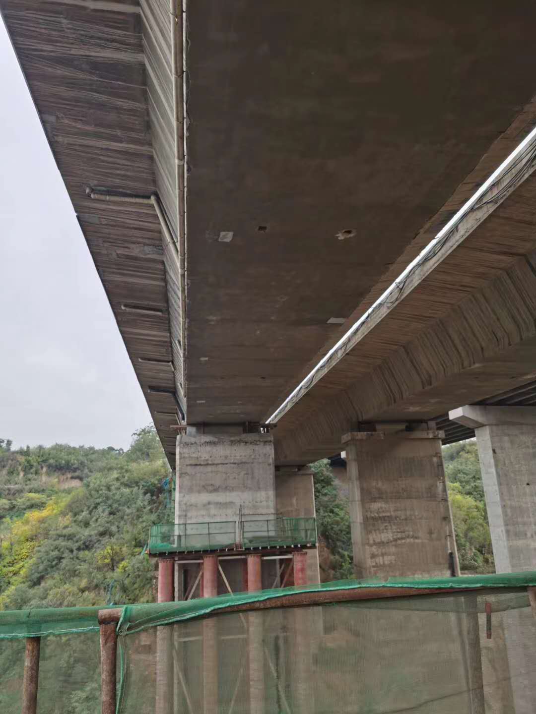 秦淮桥梁加固前制定可行设计方案图并用对施工方法